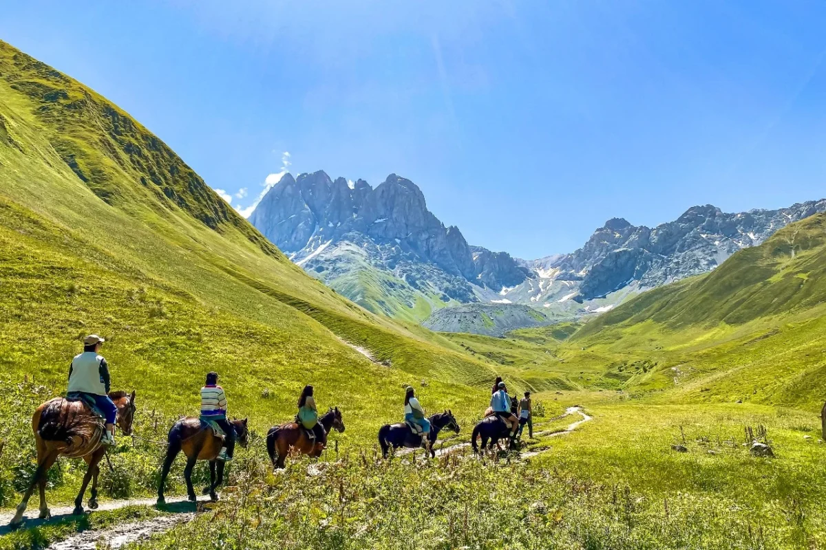 kazbegi horseback riding tour mount elia