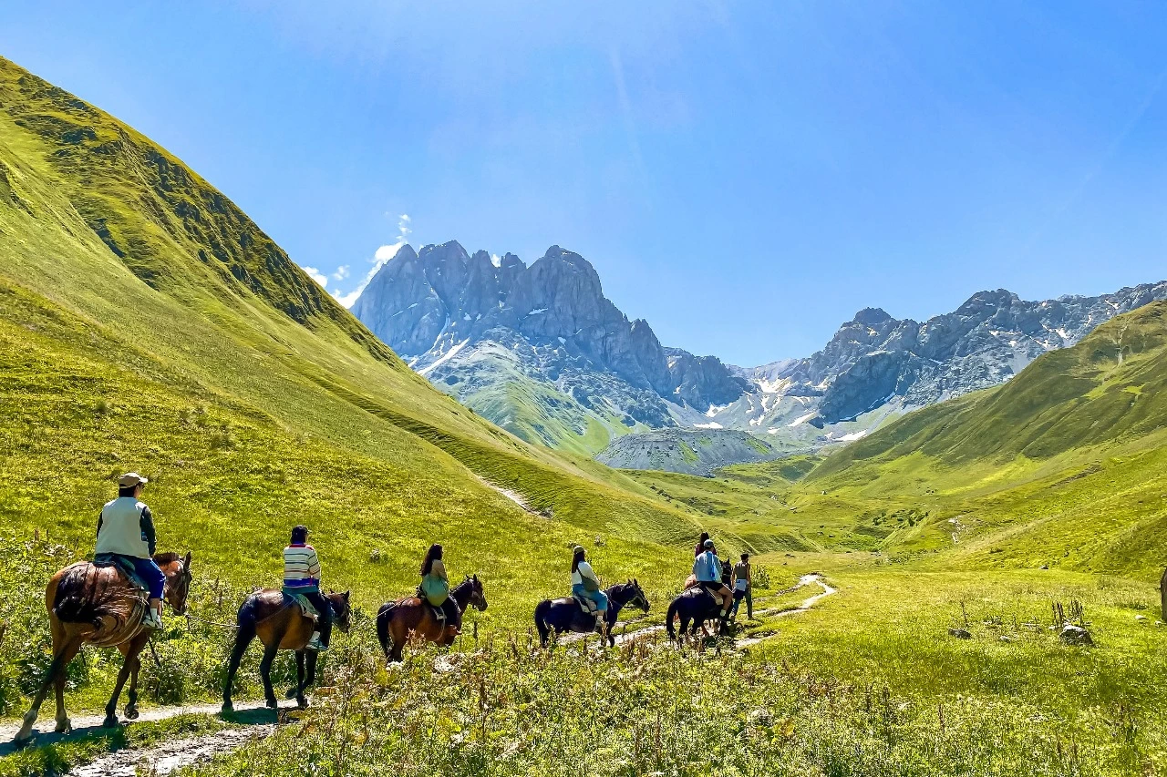 kazbegi horseback riding tour mount elia